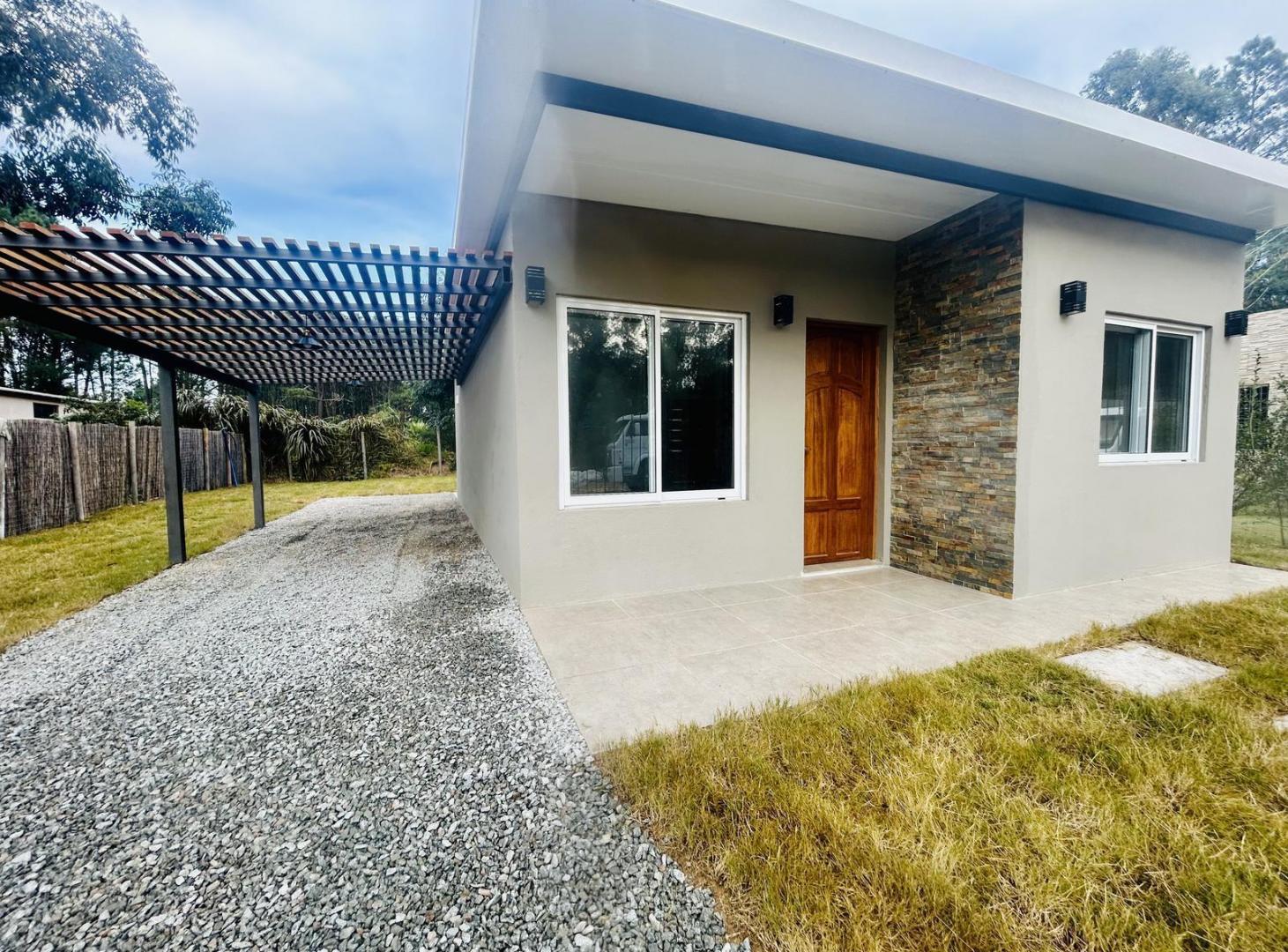 Foto de Casa - Punta del Este. Parque Burnett. Casas de 2 de dormitorios y 1, imagen 2