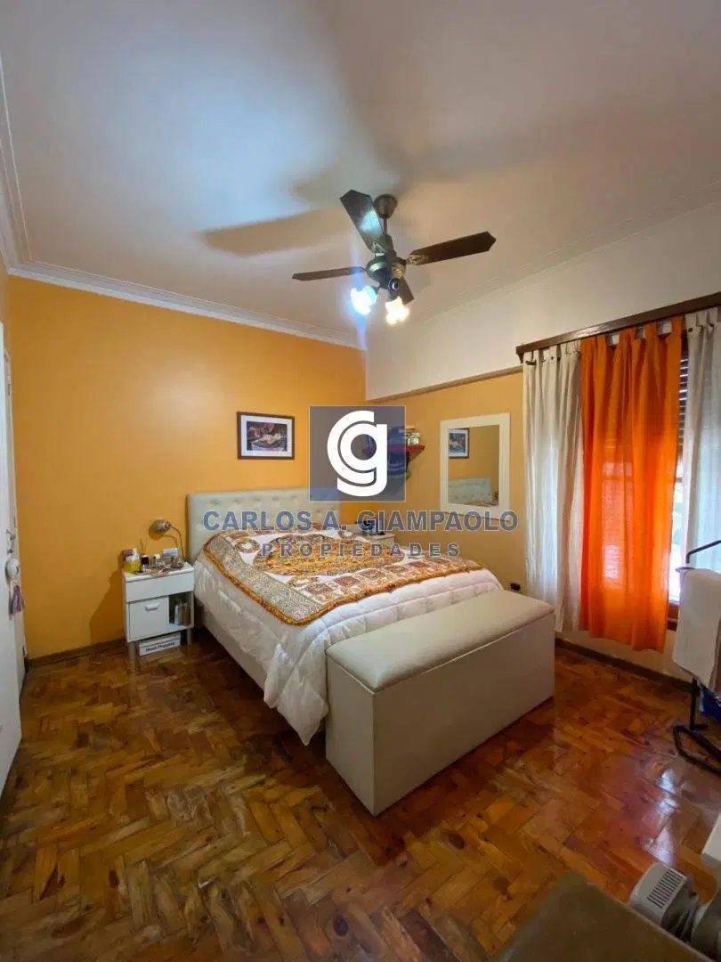 CASA DE 4 AMBIENTES SOBRE LOTE DE 12 x 50 mts. EN VILLA BOSCH 1