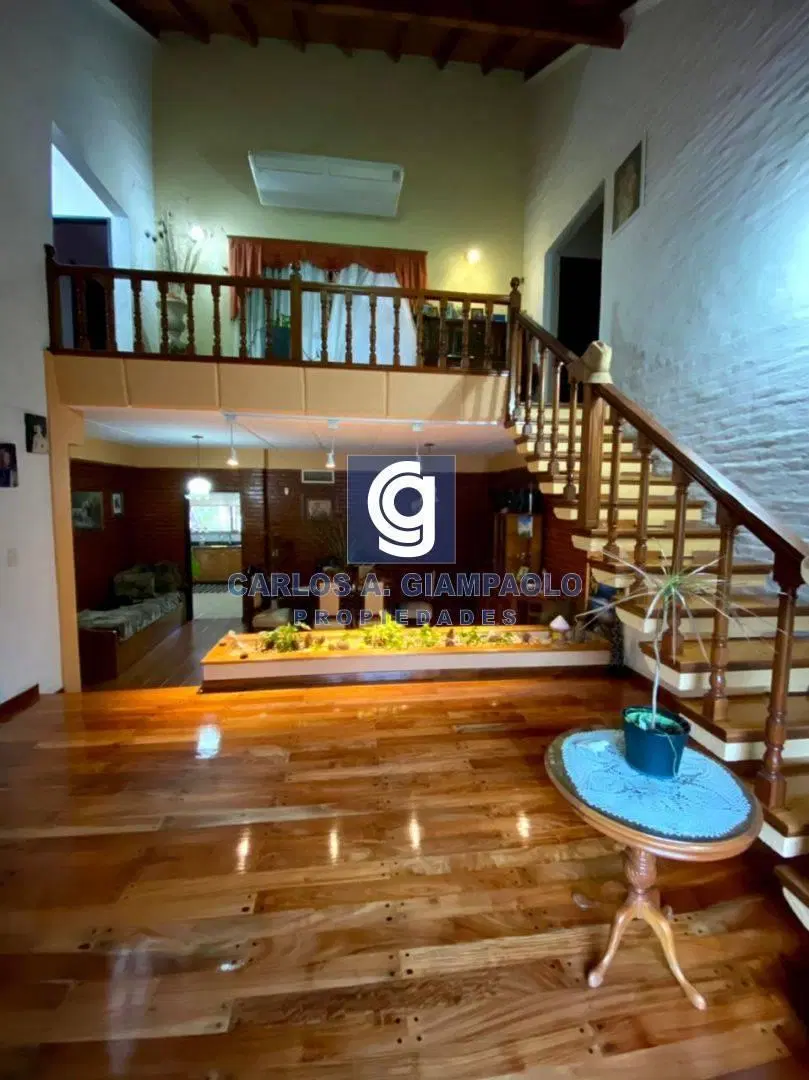 CASA DE 6 AMBIENTES EN VILLA BOSCH 1