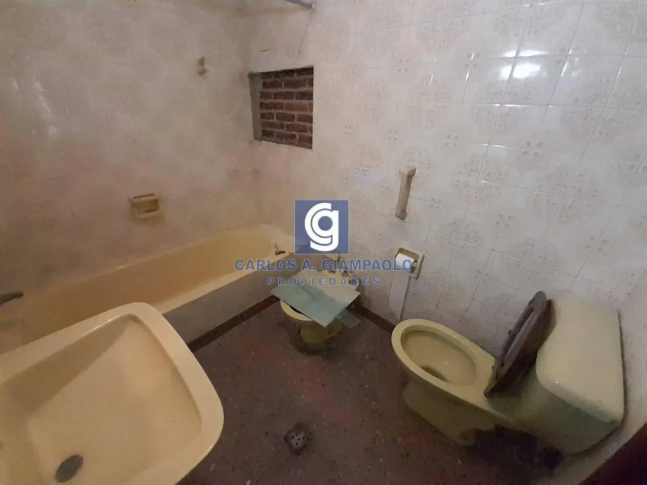 LOCAL CON VIVIENDA 8