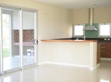 4 Ambientes | Calle 151 - Barrio Los Troncos 2