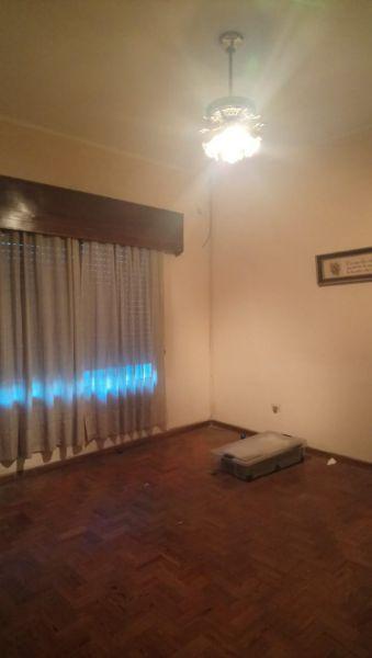 Casa 3 ambientes. | BERUTI al 2000