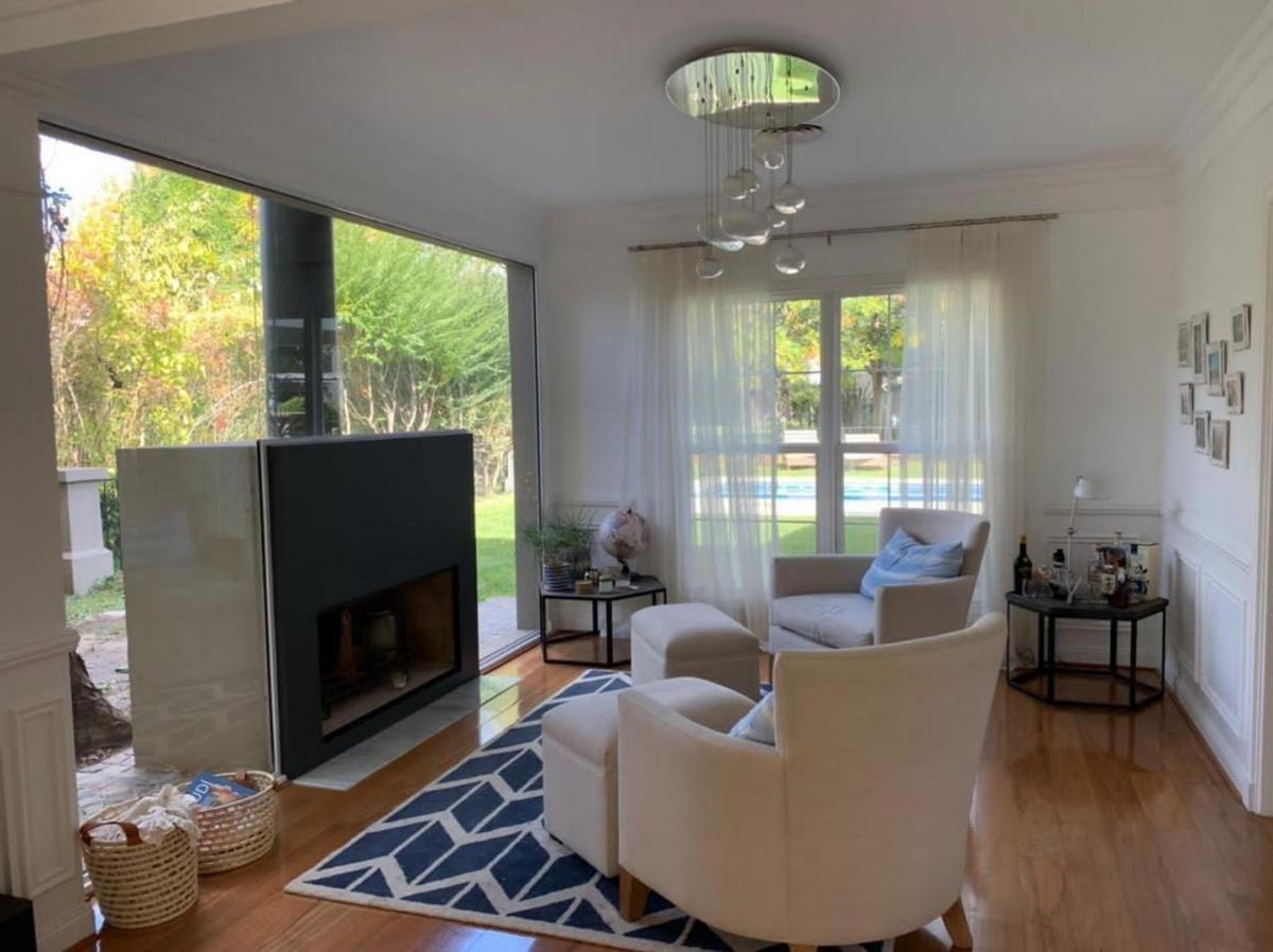 Foto de Casa 5 ambientes. | CLUB DE CAMPO ABRIL al KM 00, imagen 2