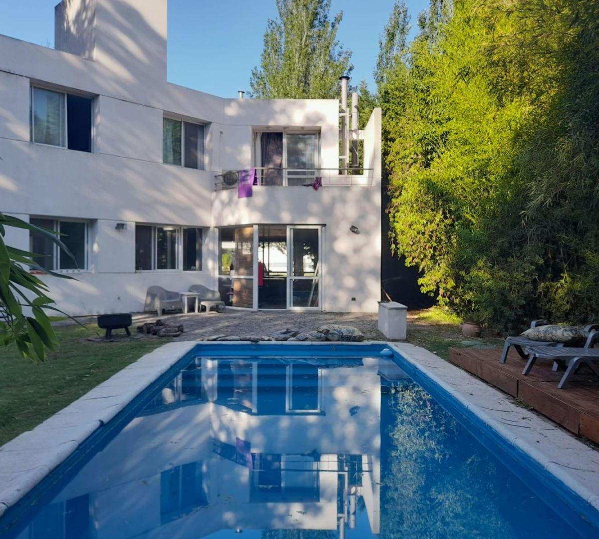 Casa 6 Ambientes. | Abril - Berazategui 1