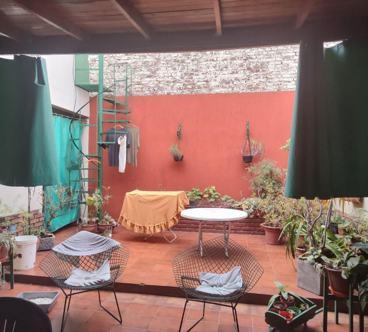 Casa 3 ambientes. | AV. 12 DE OCTUBRE al 2900