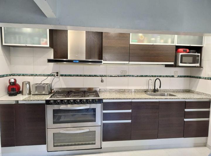 Casa 5 ambientes. | AV. HIPOLITO YRIGOYEN al 5500 3