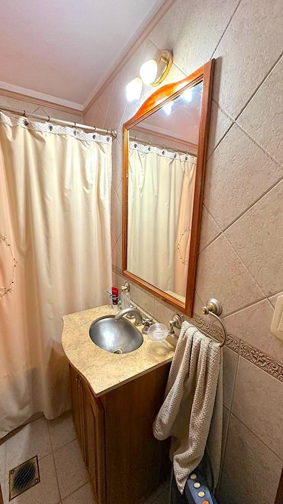 Hermosa Casa con Pileta y Quincho en Barrio Privado Los Solares 4