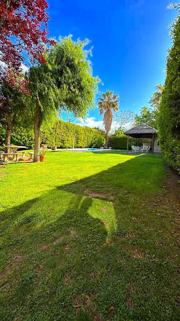 Hermosa Casa con Pileta y Quincho en Barrio Privado Los Solares 3