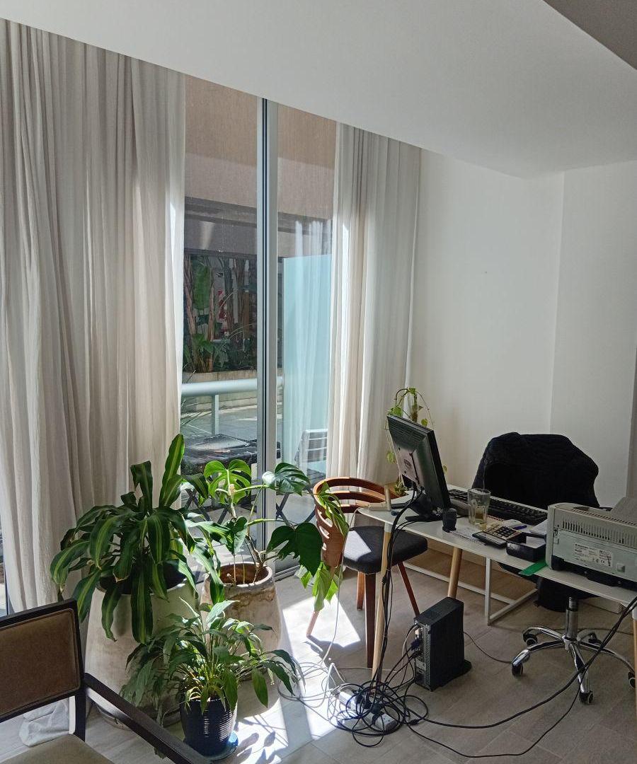 Foto de monoambiente divisible con balcon ( posibilidad de 2 amb ) amplio, imagen 3