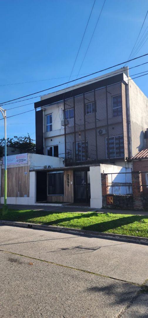 Venta Edificio en Bloque - 8 Unidades - con Renta 1
