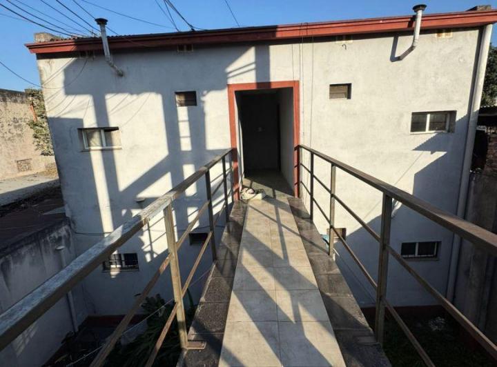 MONOAMBIENTE EN ALQUILER - ALBERTI AL 300 - B° SUR 3