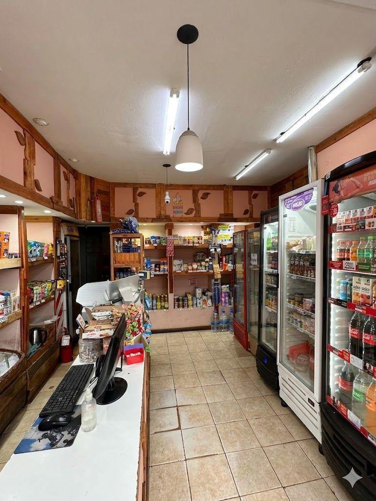 Foto de LOCAL COMERCIAL EN VENTA - AV SALTA 216, imagen 3
