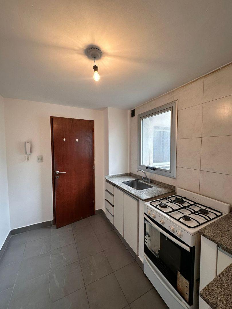 Foto de DEPARTAMENTO EN ALQUILER - CORRIENTES 947 - BARRIO NORTE, imagen 3
