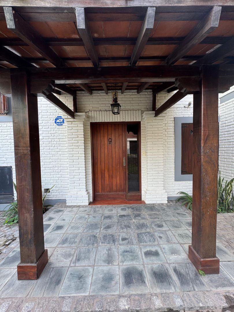 Foto de CASA EN VENTA - CRISOSTOMO ALVAREZ 4200, imagen 5