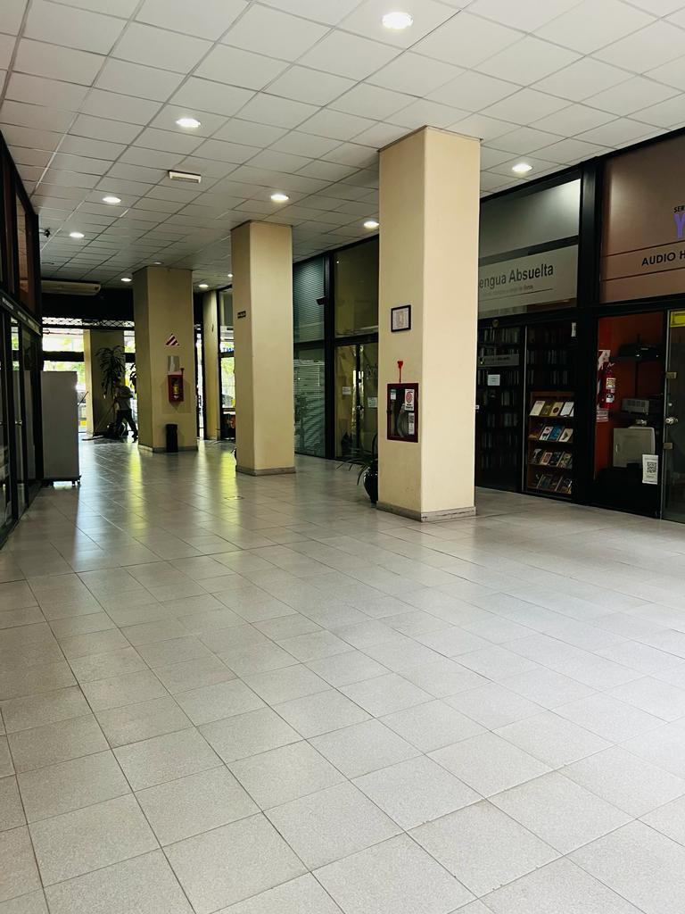 Foto de Agradable local interno en galeria, excelente ubicacion, oportunidad!, imagen 2