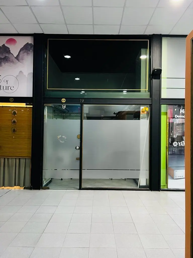 Agradable local interno en galeria, excelente ubicacion, oportunidad! 5