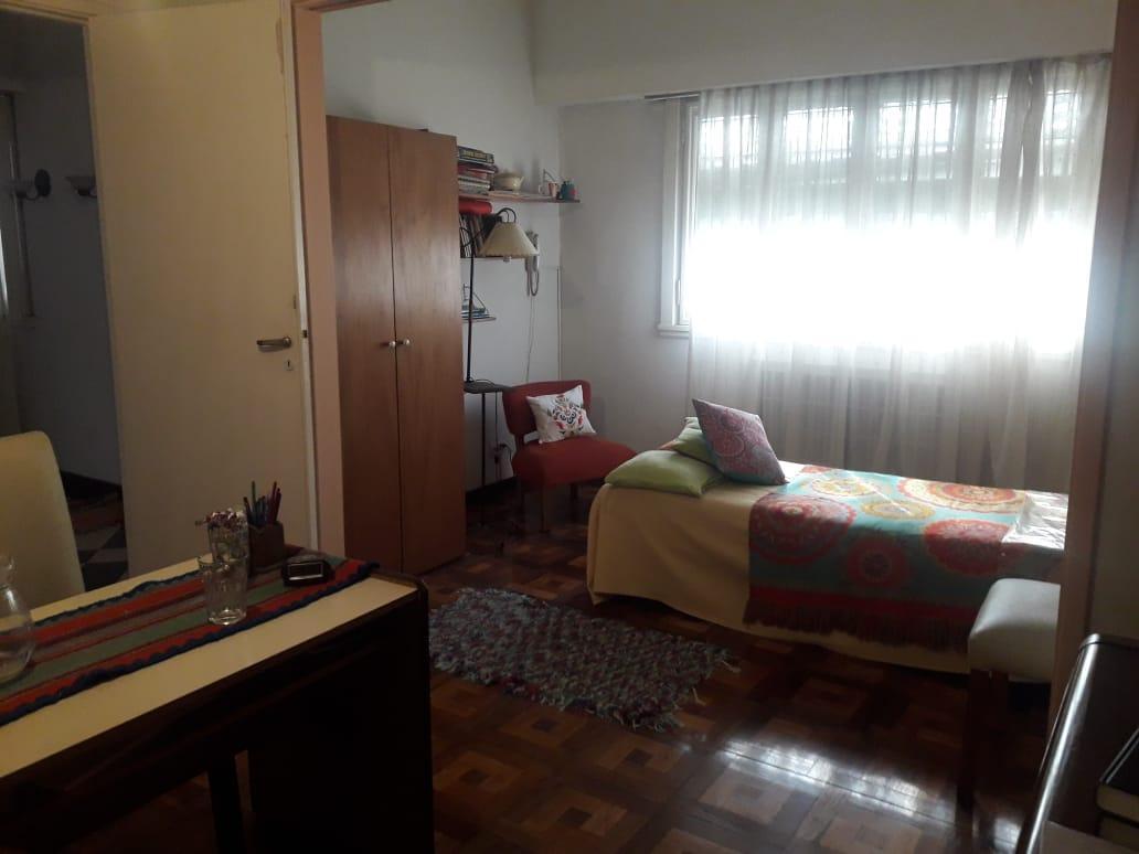 Foto de Oportunidad AMPLIO CHALET 3 DORMITORIOS SOBRE H. YRIGOYEN 7600, imagen 3