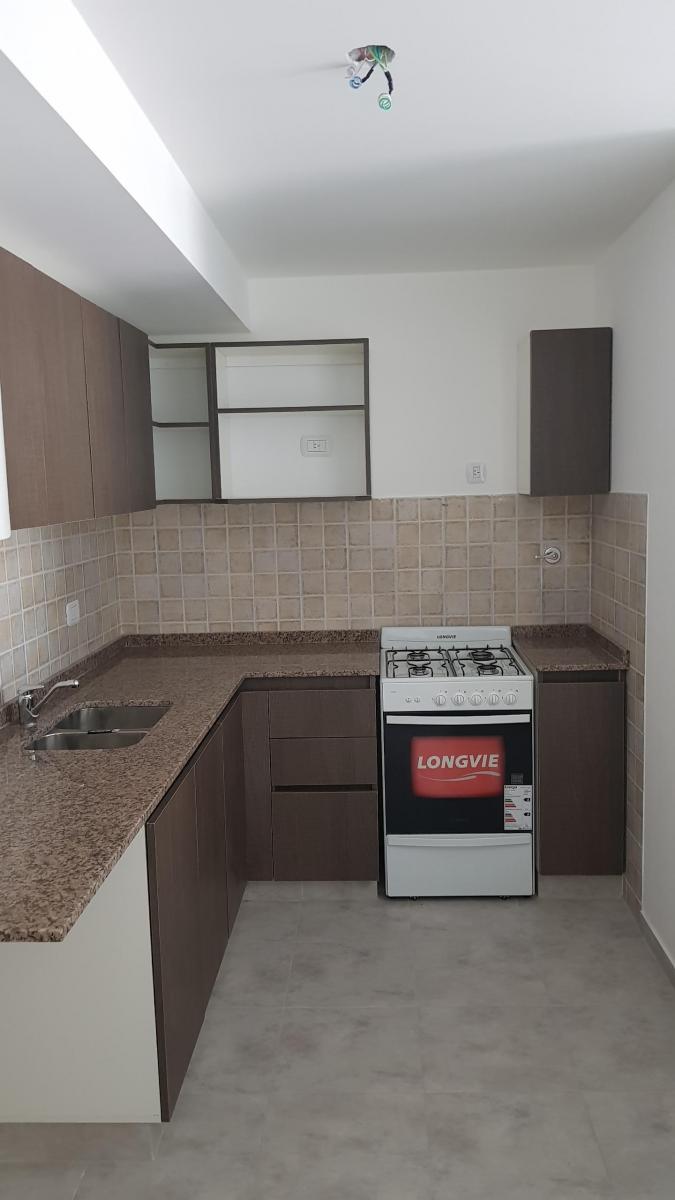 EXCELENTE DEPARTAMENTO 2 AMBIENTES C/ COCHERA CUBIERTA EN SUBSUELO, A ESTRENAR!!
