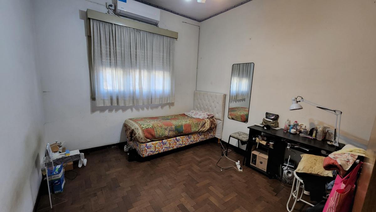 IDEAL 2 FAMILIAS, 2 CASAS DE 3 AMB. UNO EN PLANTA BAJA Y OTRO EN PLANTA ALTA.