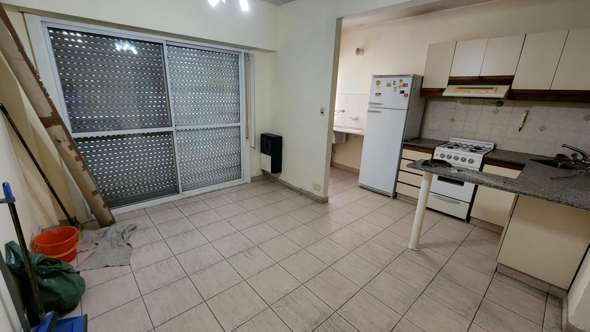 Foto de EXCELENTE OPORTUNIDAD ¡¡DEPARTAMENTO 2 AMBIENTES CON BALCON AL FRENTE!!, imagen 2