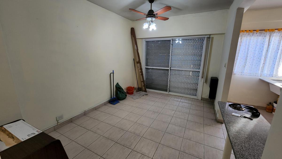 EXCELENTE OPORTUNIDAD ¡¡DEPARTAMENTO 2 AMBIENTES CON BALCON AL FRENTE!!