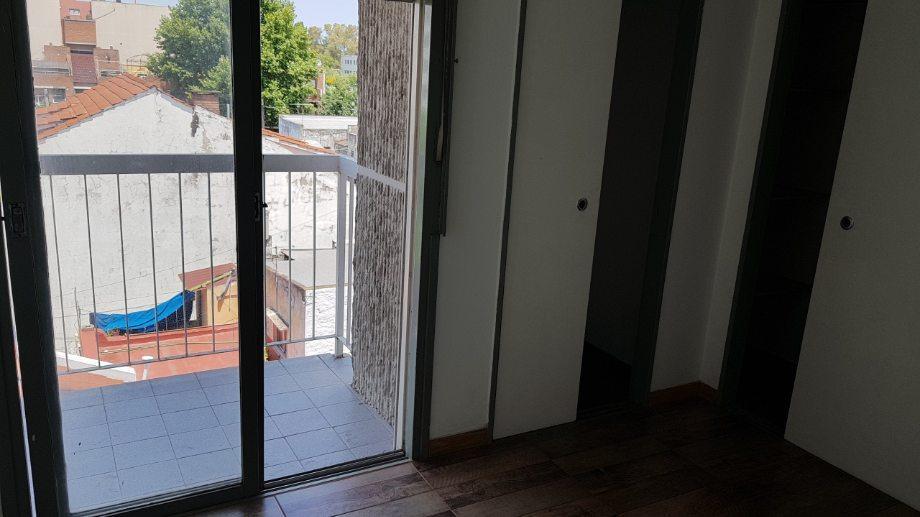 Foto de MUY BUEN DEPARTAMENTO 2 AMB. CON 2 BALCONES, EXCELENTE ORIENTACIÓN, MUY, imagen 4