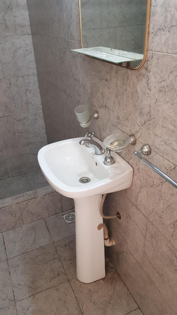 MUY BUENA CASA EN PH, 3 AMBIENTES CON PATIO, PLANTA BAJA AL FRENTE