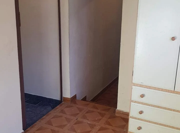 DEPARTAMENTO EN 1er PISO AL FONDO, DE 4 AMB CON PATIOS. EXCELENTE LUZ NATURAL  4