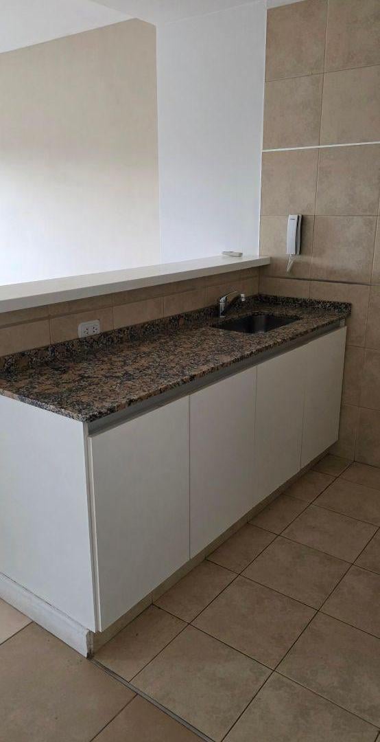Foto de DEPARTAMENTO 2 AMBIENTES CON BALCON CORRIDO Y 2 BAÑOS, SUPER LUMINOSO Y, imagen 3