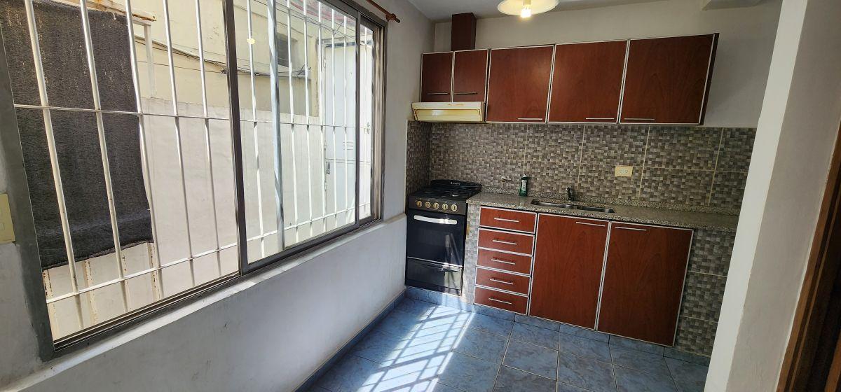 Foto de DEPARTAMENTO TIPO CASA POR PASILLO AL MEDIO, 2 AMBIENTES CON PEQUEÑO, imagen 3