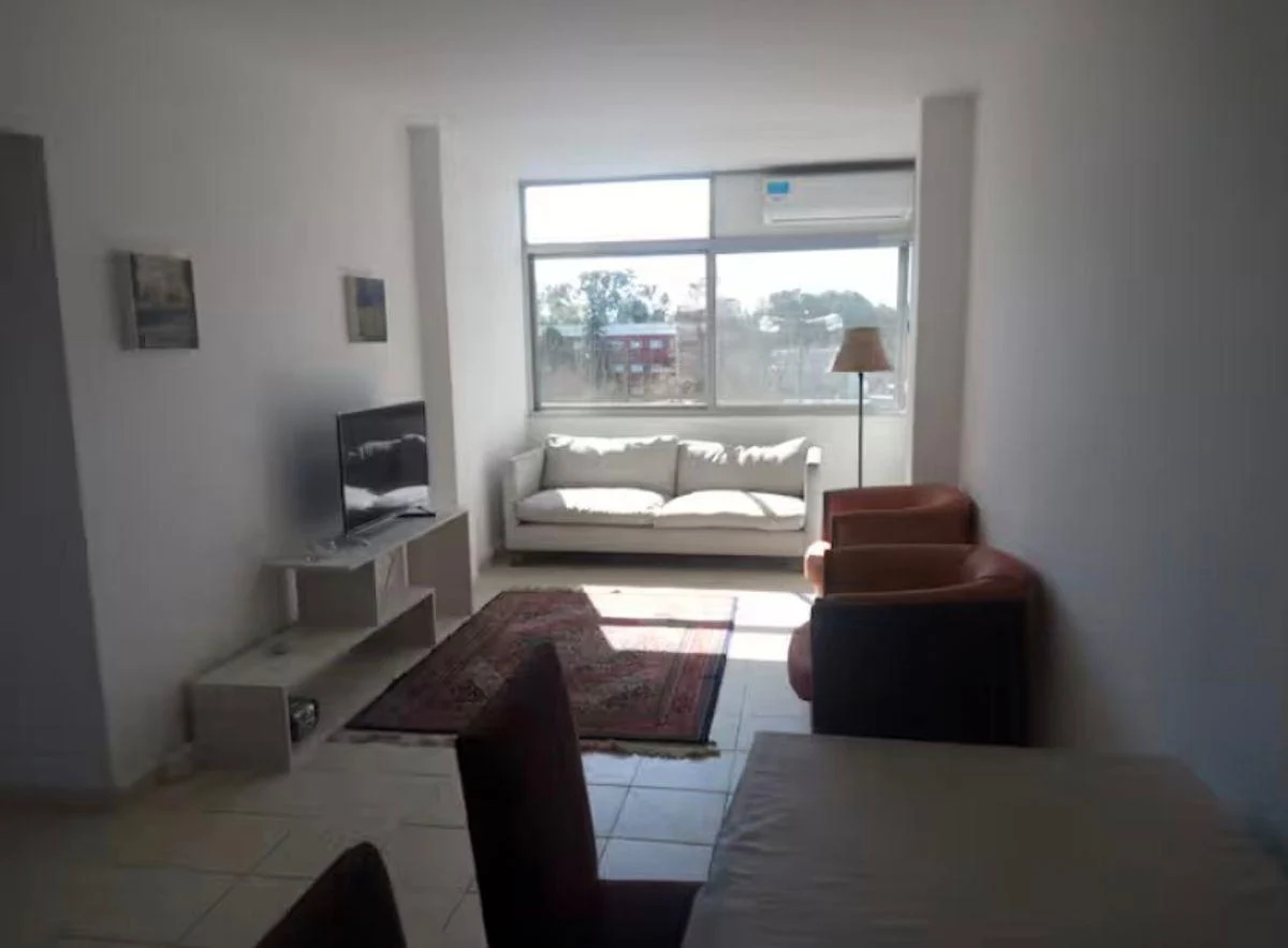 Departamento en el bajo Beccar.Hermosa vista abierta al parque. Zona residencial junto al río.