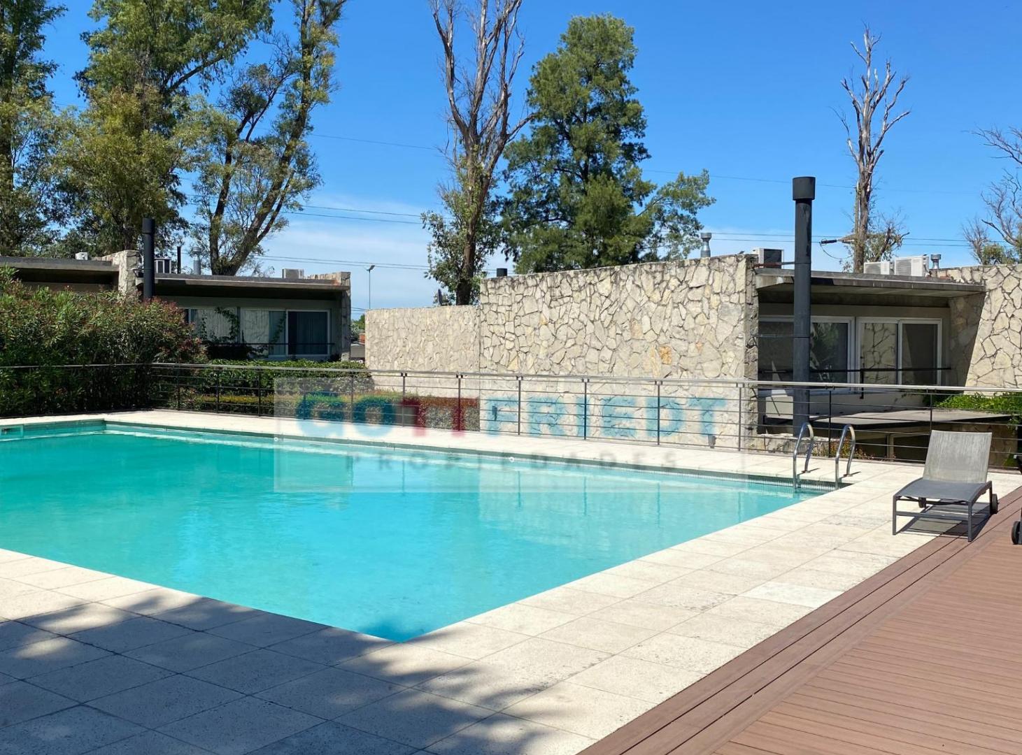 Casa en venta. La Horqueta. San Isidro.Diseño y confort.