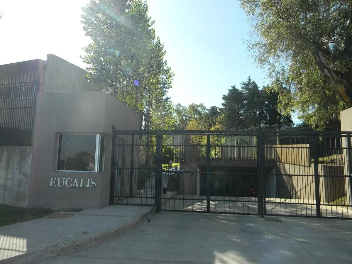 Casa en alquiler. La Horqueta. San Isidro. Barrio cerrado Eucalis. 2