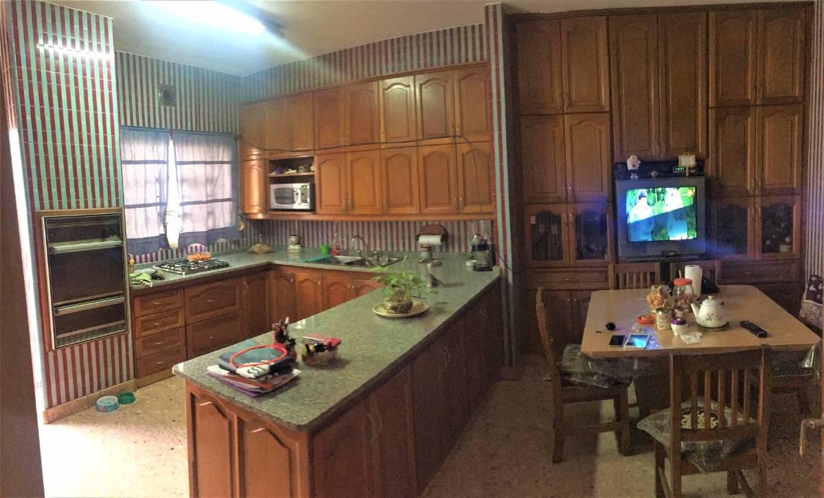 CASA LOTE PROPIO EN ESQUINA DE 4 AMBIENTES // GRAL. JULIO A ROCCA 643