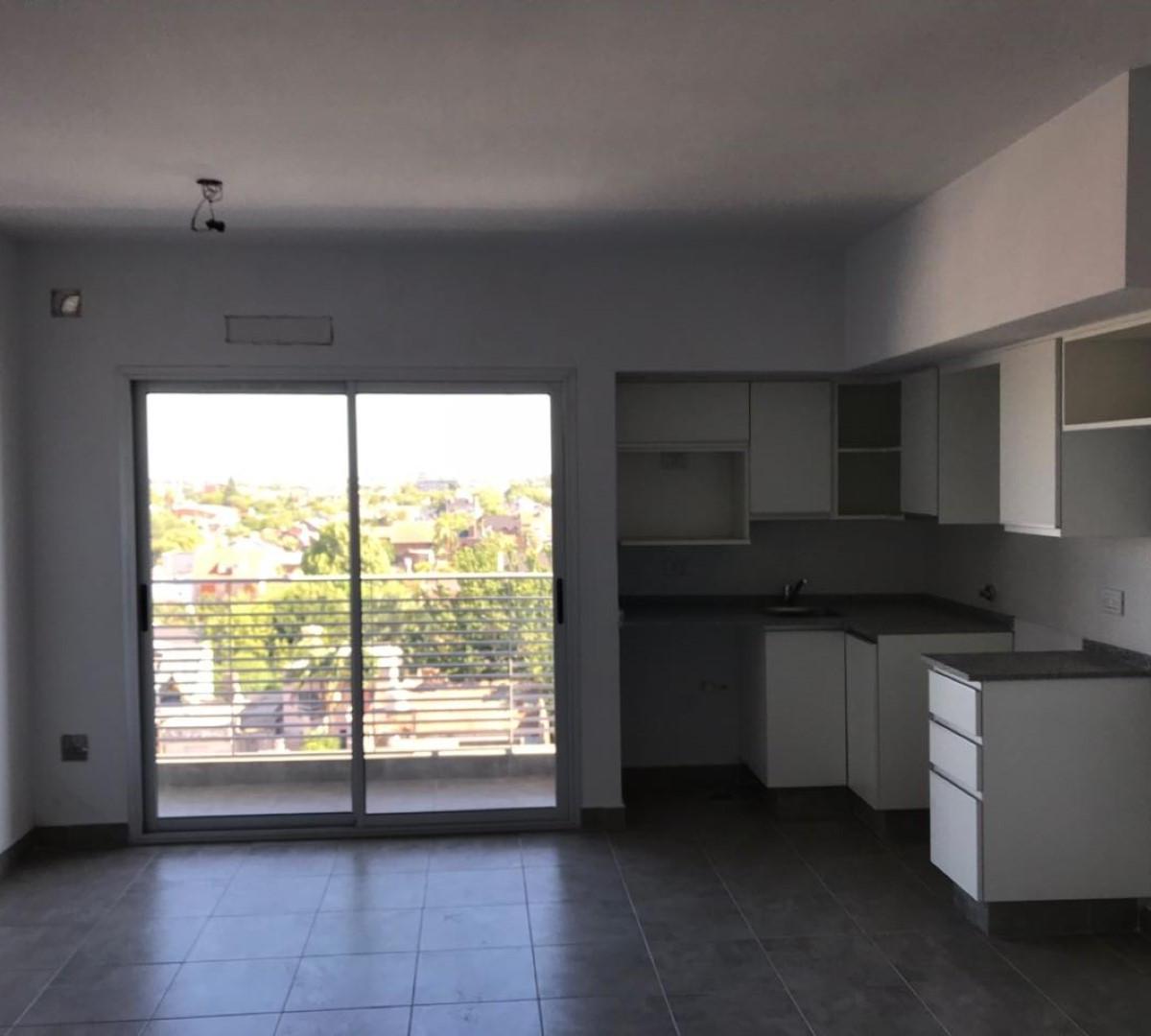 Monoambiente con Cochera Apto Profesional Zona Centrica // 2da Rivadavia 15.735 5