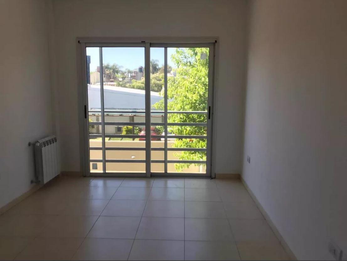Foto de DEPARTAMENTO DE 2 AMBIENTES CON COCHERA // COLON, ENTRE RIOS, imagen 4