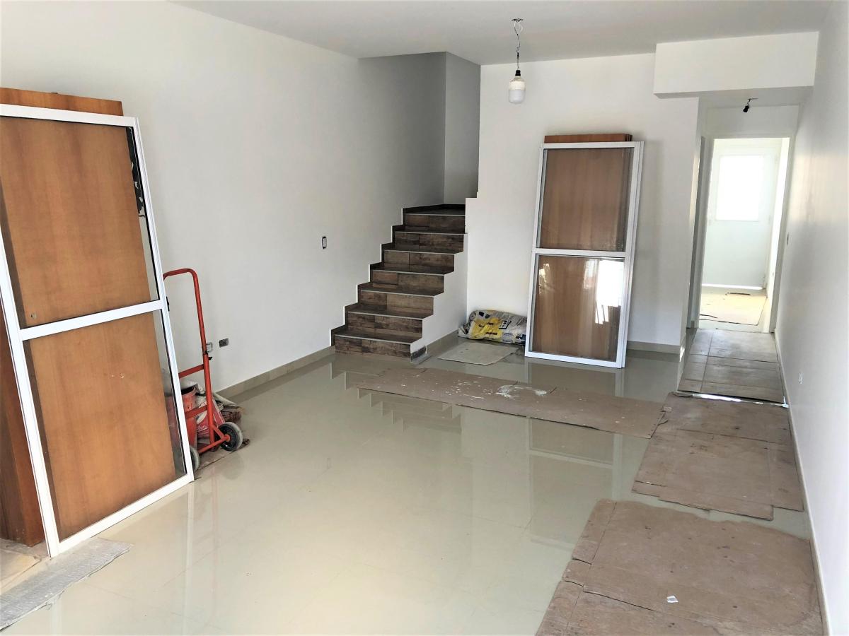 Foto de TRIPLEX 3 AMBIENTES + PLAYROOM // CORONEL PRINGLES 2143, imagen 2