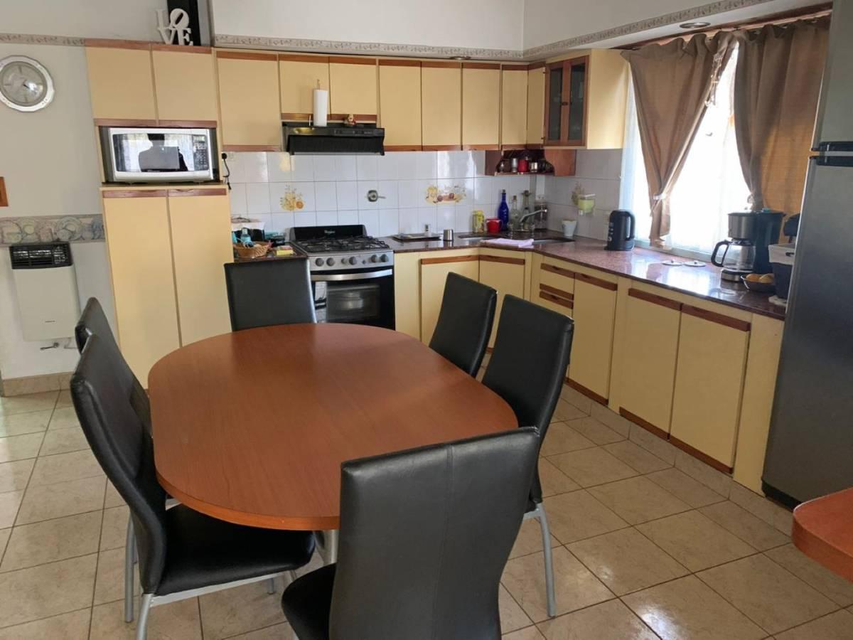 CASA PH DE 5 AMBIENTES CON COCHERA // SANTANDER 3095