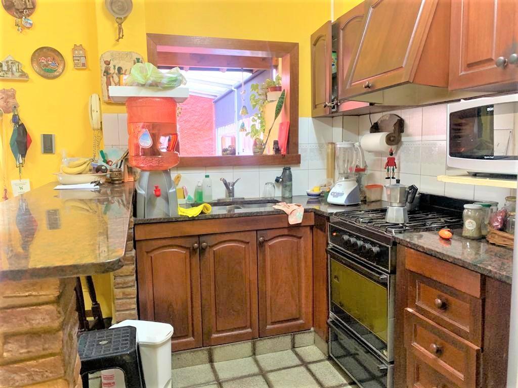 CASA LOTE PROPIO 10 X 29 // AV. VILLEGAS 836