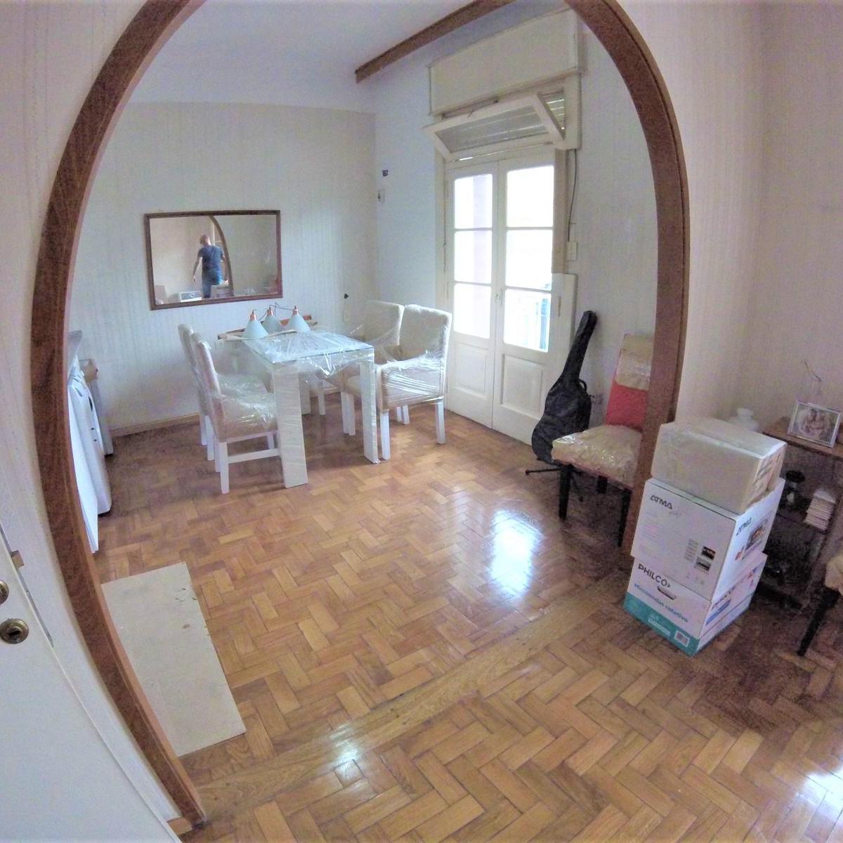 Foto de CASA 7 AMBIENTES 7,60 X 25 // LARREA 263, imagen 5