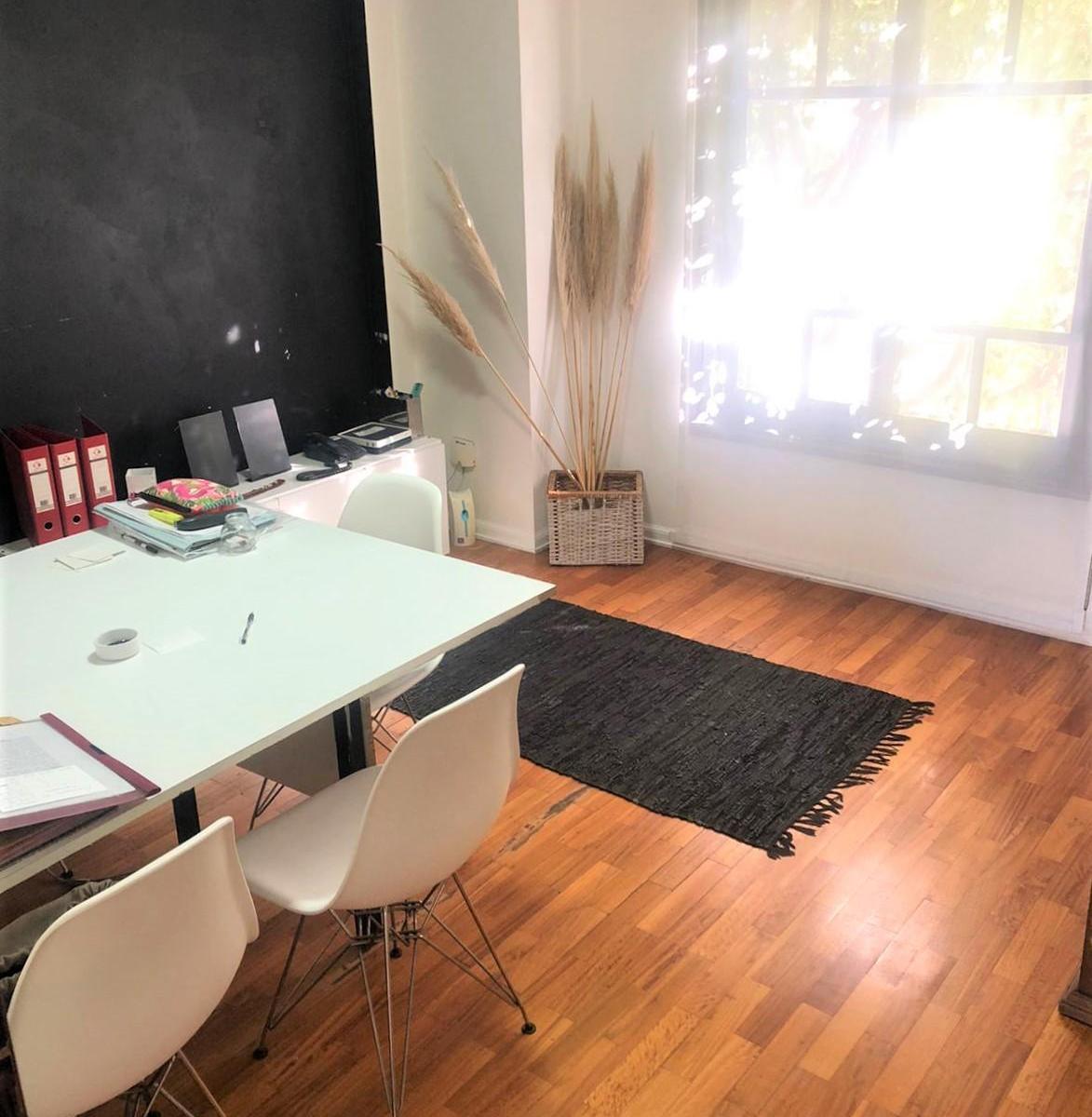 Foto de CHALET 7 AMBIENTES CON FONDO - QUINCHO - PILETA // URQUIZA 256, imagen 2