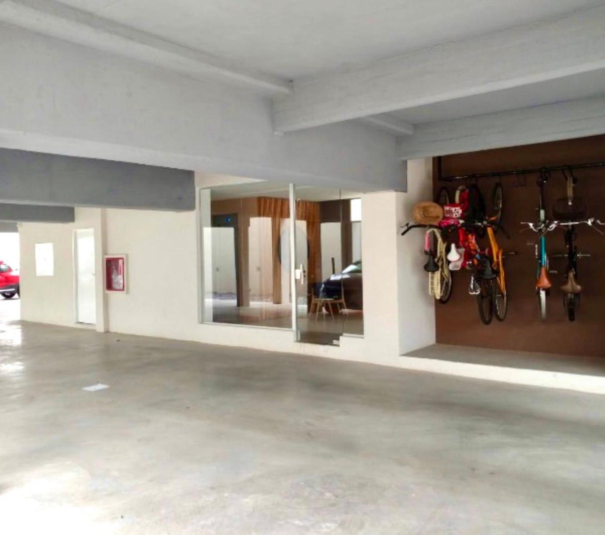 DEPTO 2 AMBIENTES C/ BALCON Y COCHERA // OLIVERA 1046