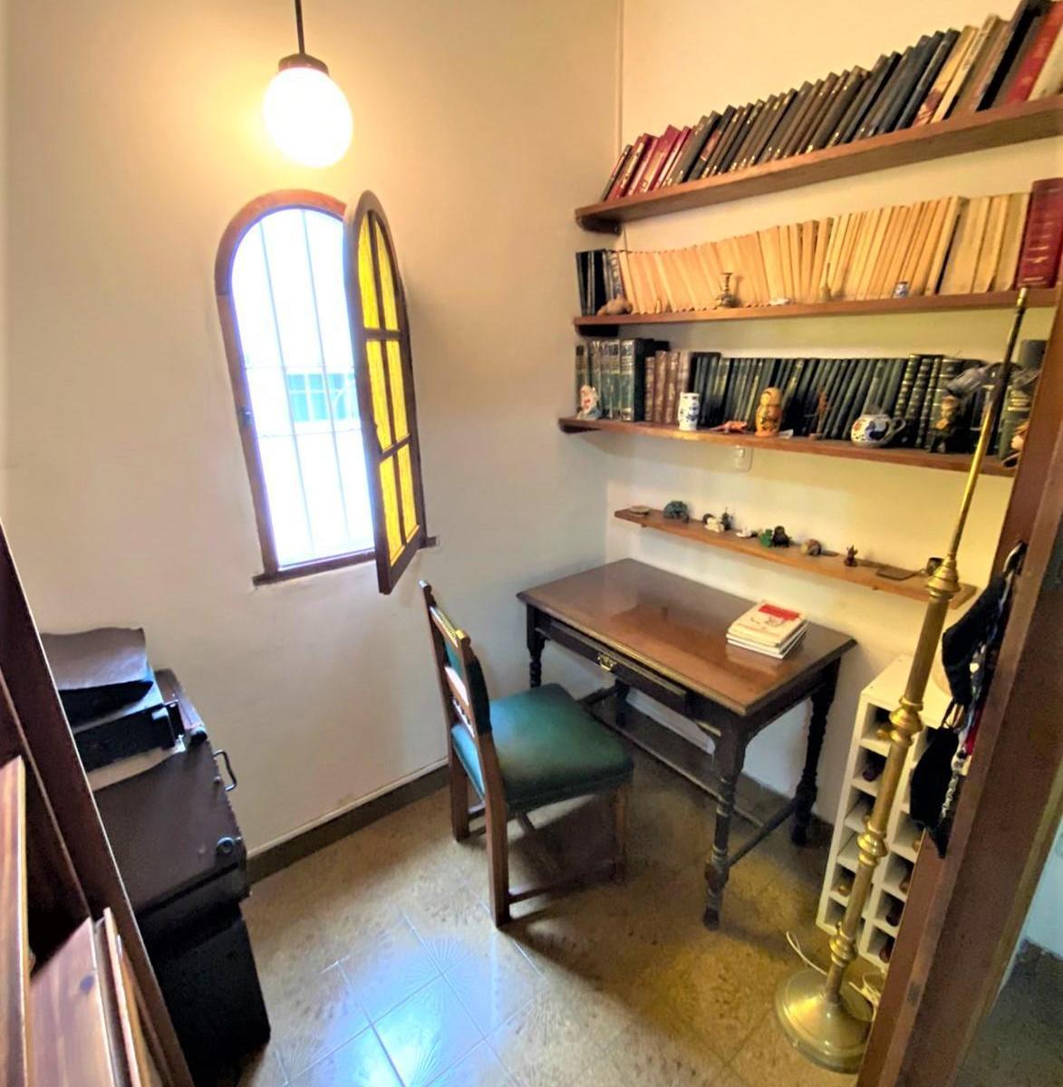 CASA 4 AMBIENTES EN LOTE PROPIO CON FONDO // CHACABUCO 1027