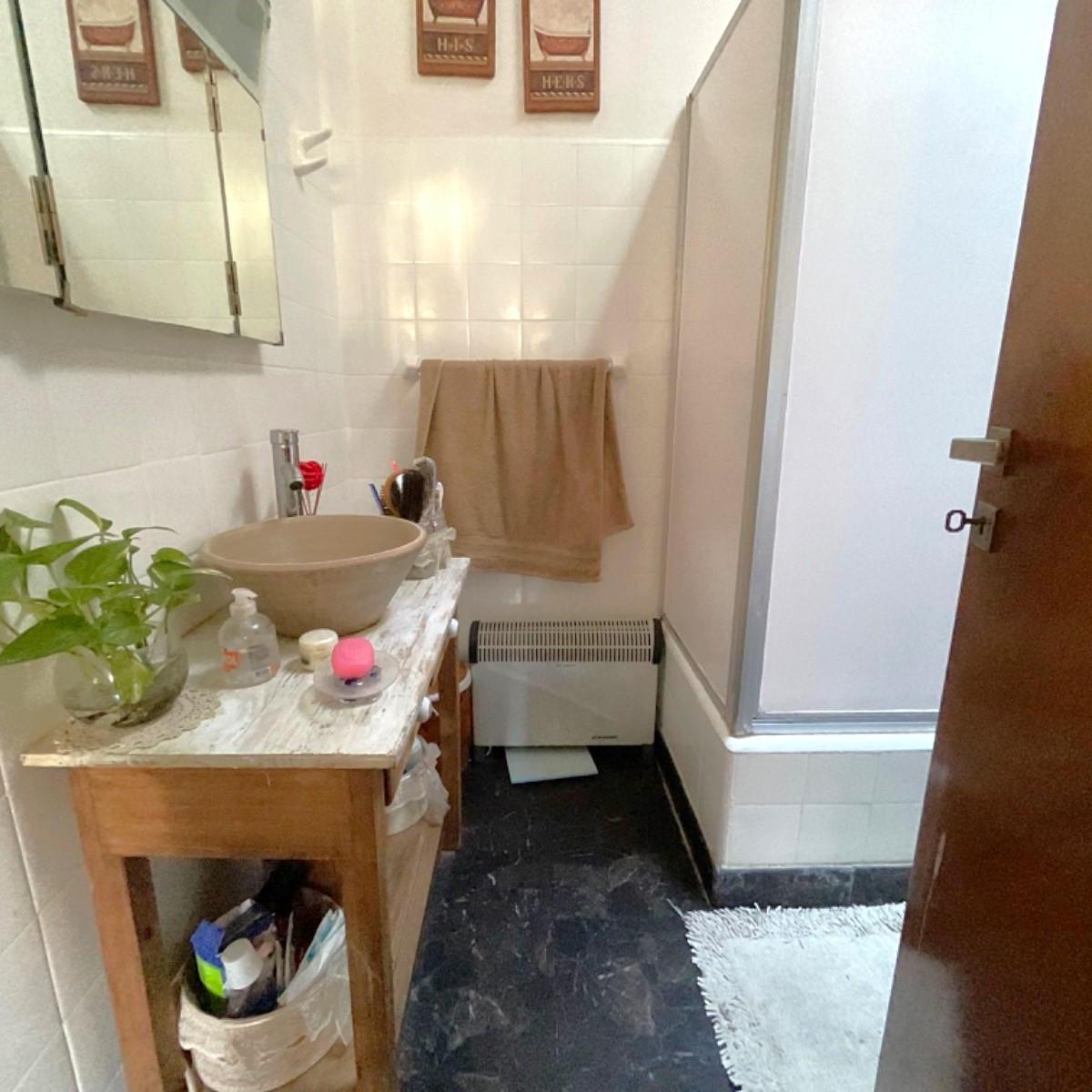 Foto de CASA 6 AMBIENTES - LOTE 216 M2 // ALVEAR 1959, imagen 3