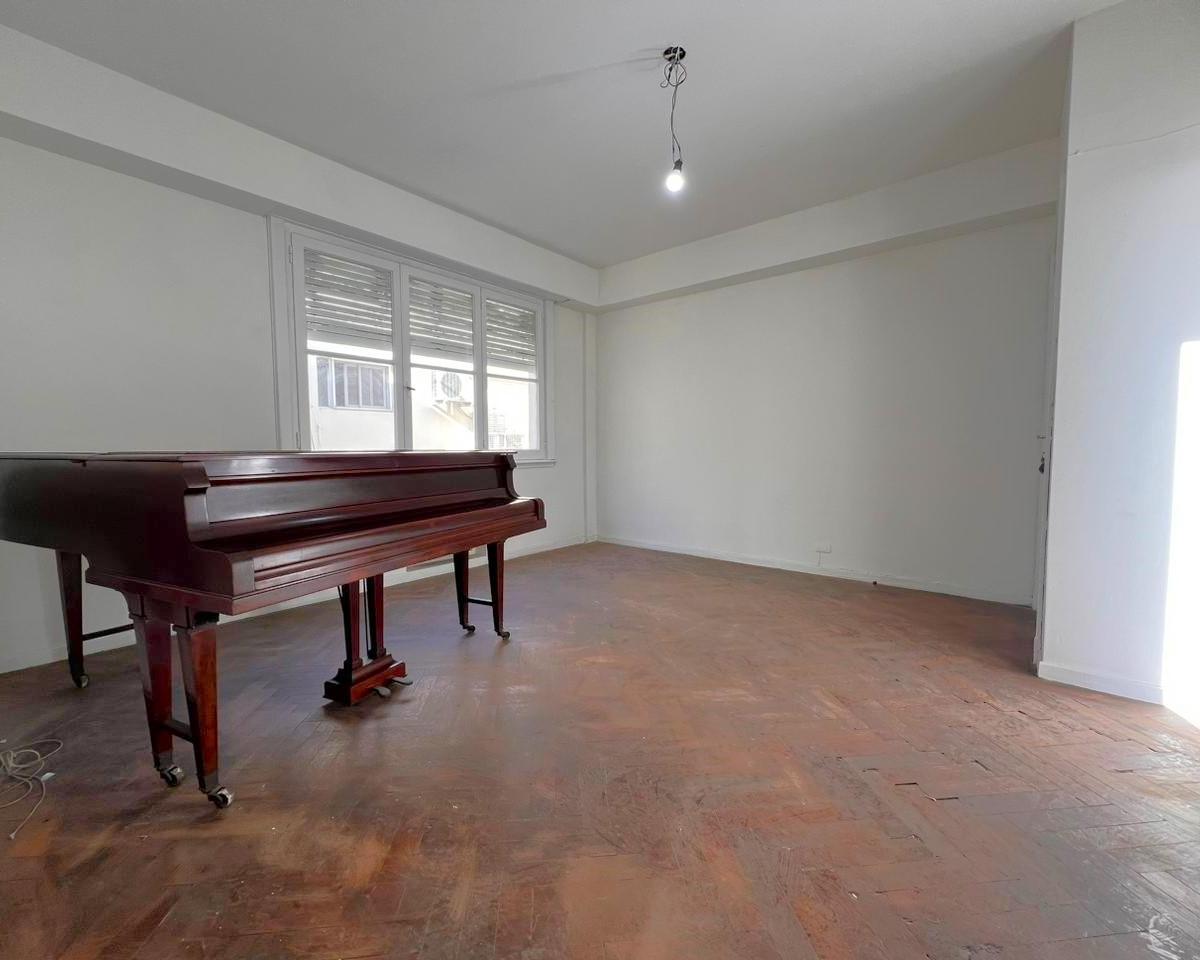 DEPTO 2 AMBIENTES CON BALCON // AV. CASEROS 2967