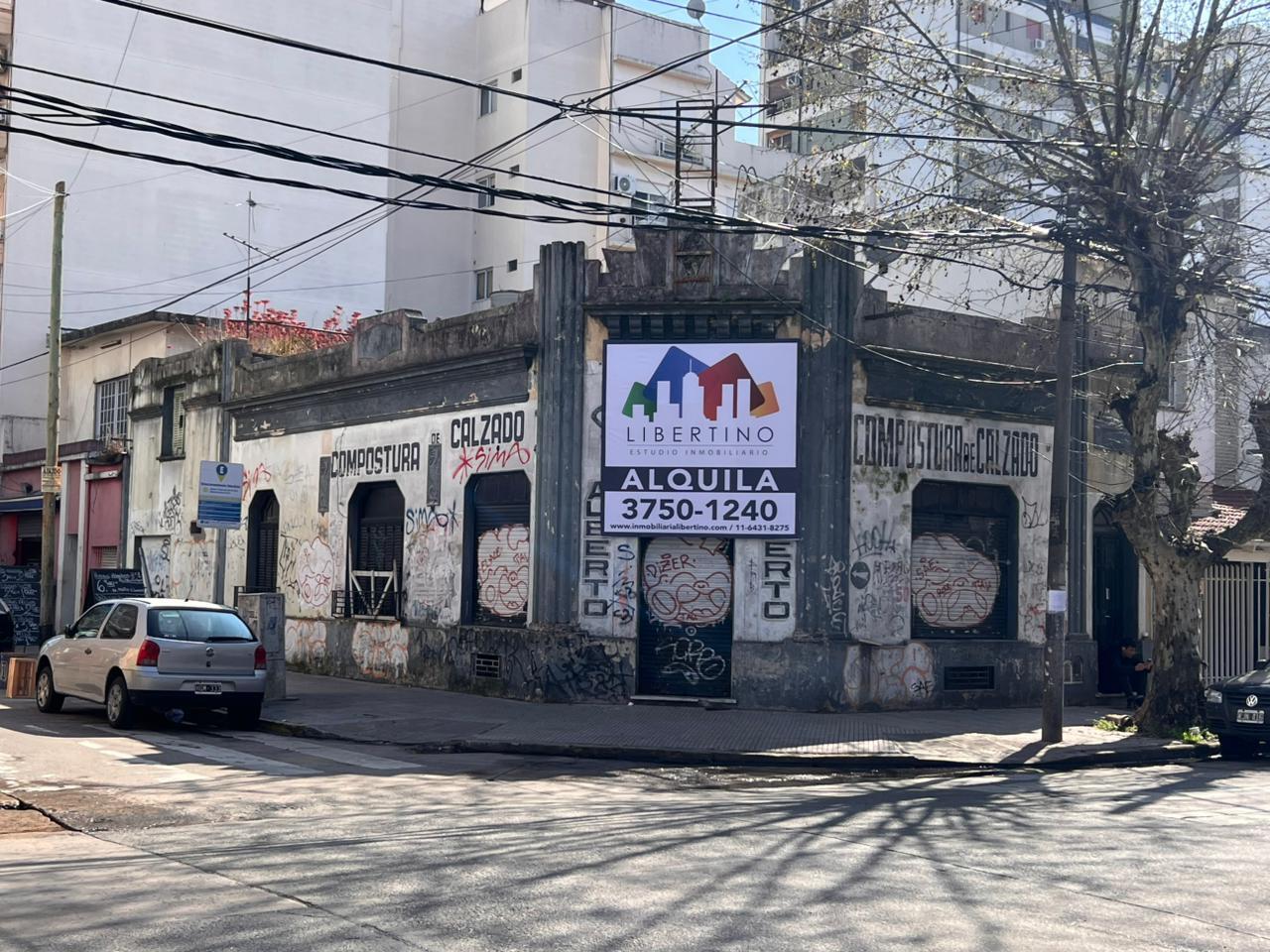 IMPORTANTE ESQUINA - CENTRICA - 370 M2 // ESPORA Y NECOCHEA