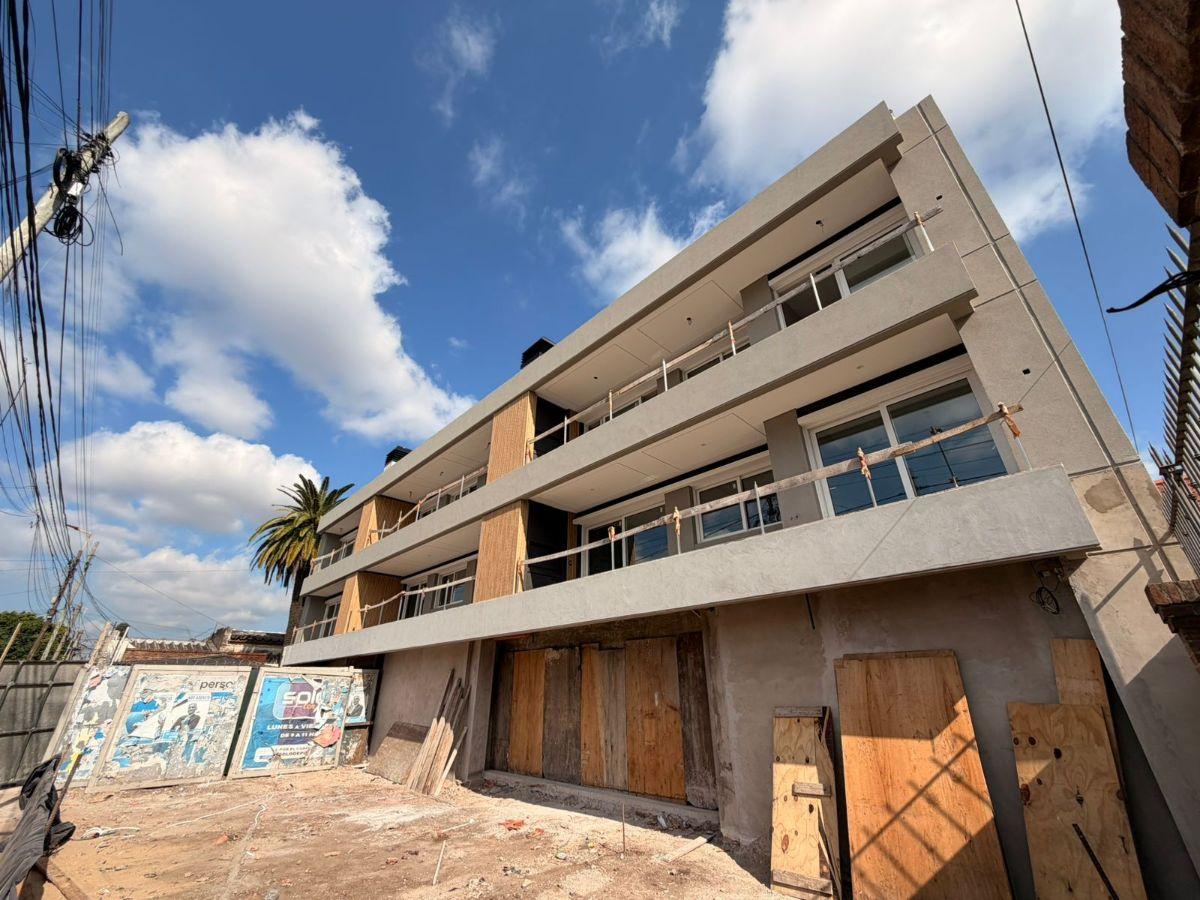 DEPTO 4 AMB - BALCON CON PARRILLA - PATIO - 2 COCHERAS - BAULERA // O CONNOR 149