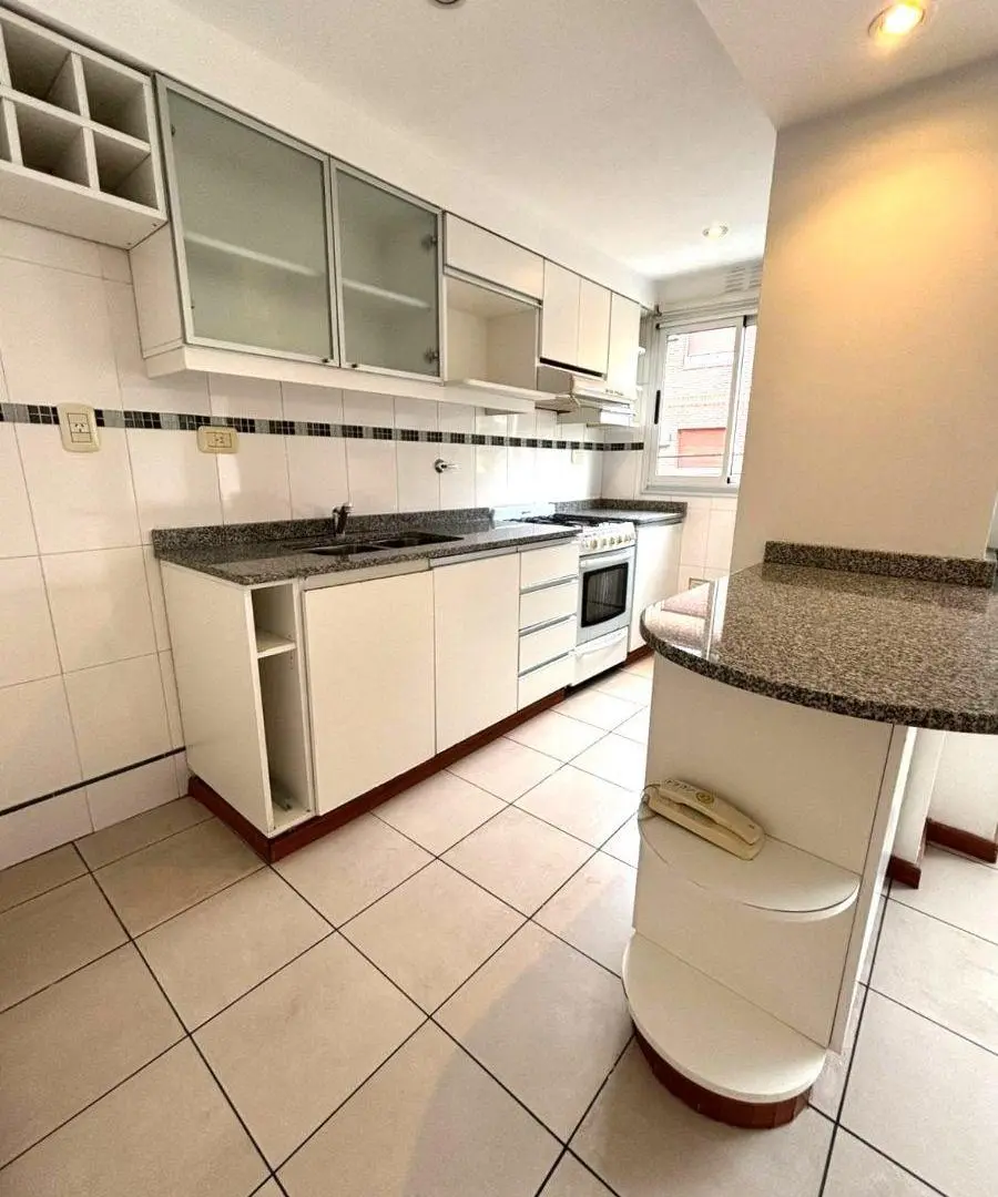DEPARTAMENTO DE 2 AMB CON BALCON - ASCENSOR - PROXIMO AL CENTRO COMERCIAL // SARGENTO CABRAL 504 5