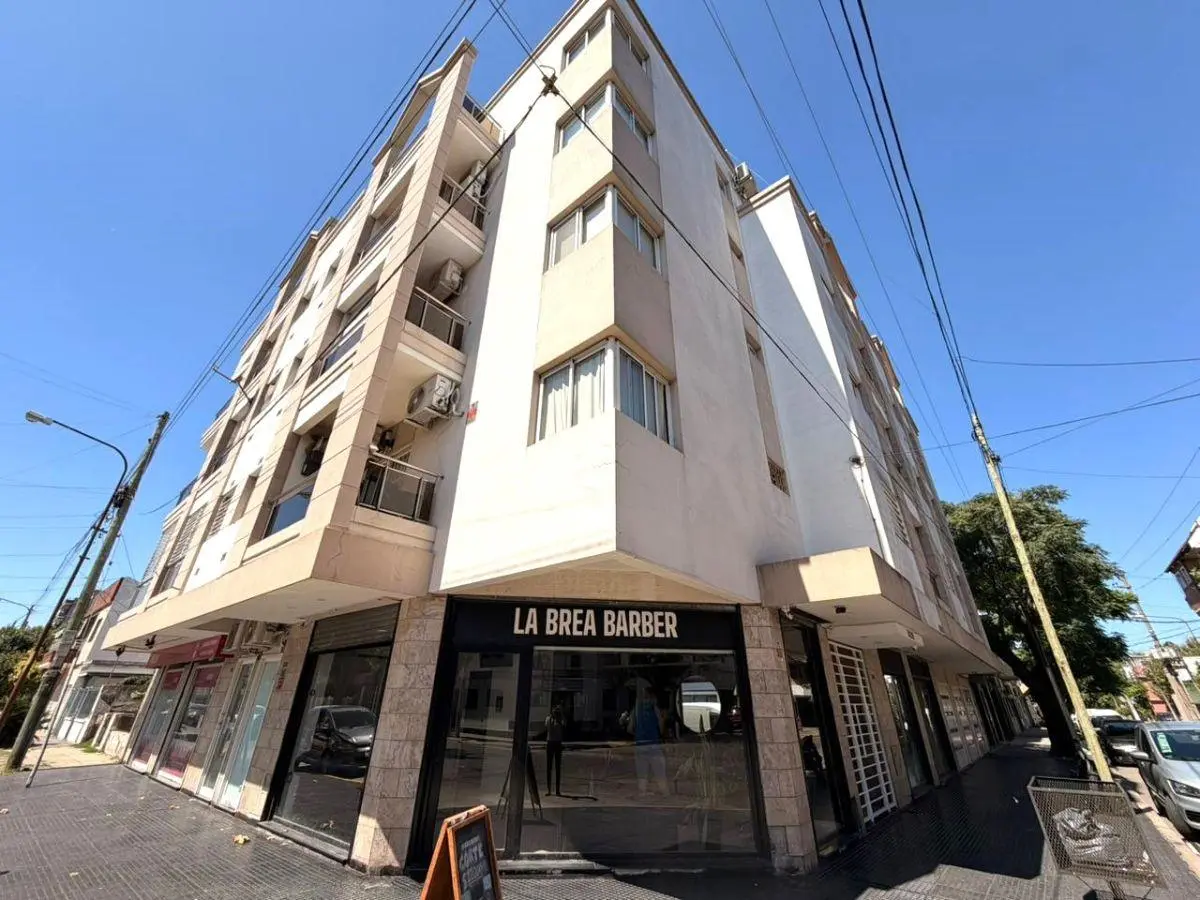 DEPARTAMENTO DE 2 AMB CON BALCON - ASCENSOR - PROXIMO AL CENTRO COMERCIAL // SARGENTO CABRAL 504 1