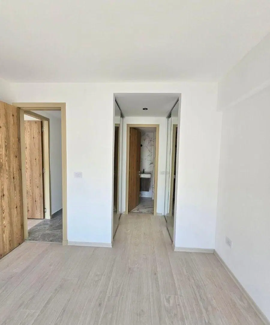 SEMIPISO 3 AMB - SUITE - PARRILLA - COCHERA - PISCINA // SARMIENTO 170 5